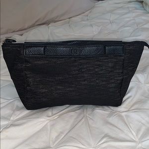 Lululemon travel easy kit